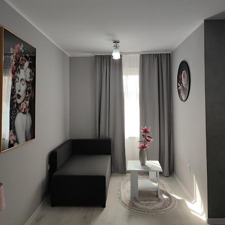 Flora Apartment Surčin Екстериор снимка