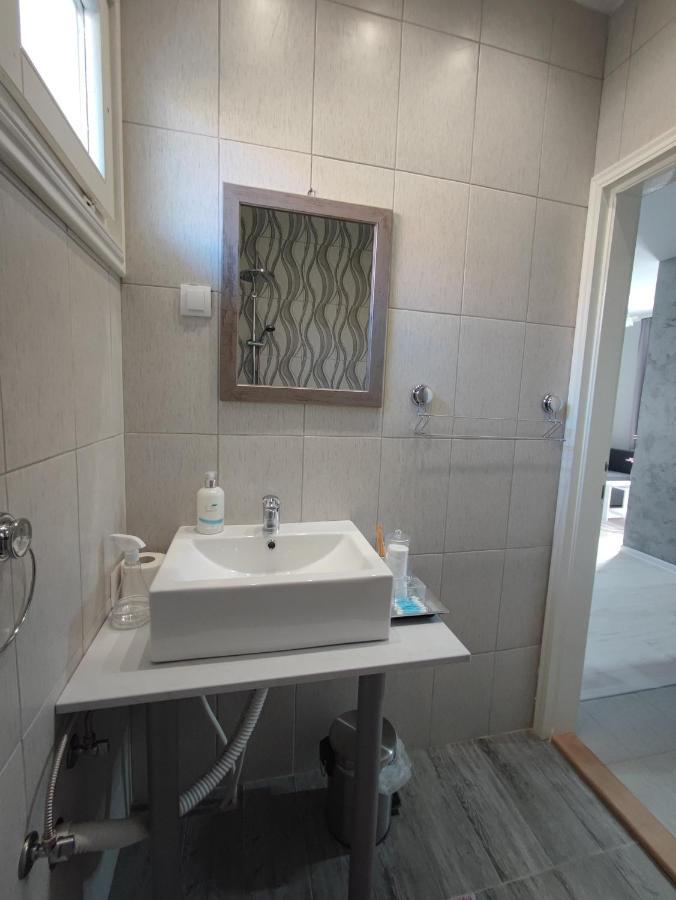 Flora Apartment Surčin Екстериор снимка