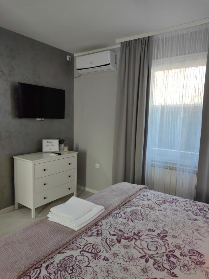 Flora Apartment Surčin Екстериор снимка